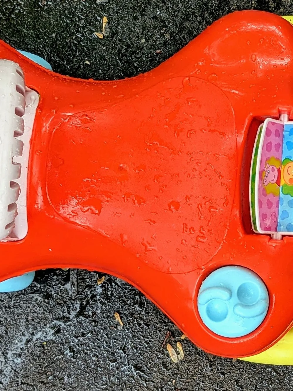 Red Kids Ride-On Toy with White Handle Peppa Pig 🐷